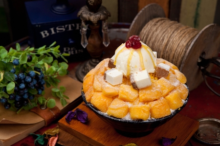 Ice Flakes with syrup (Bingsoo)
