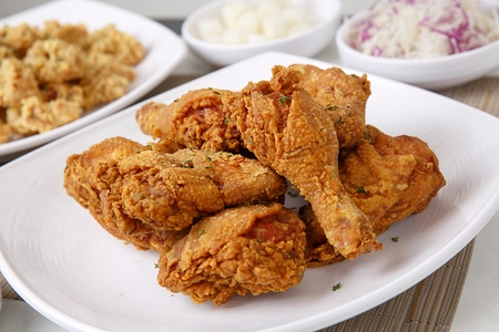 fried chicken on plateの写真素材