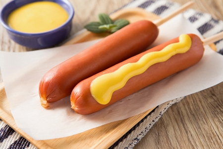 sausages with mustard sauce