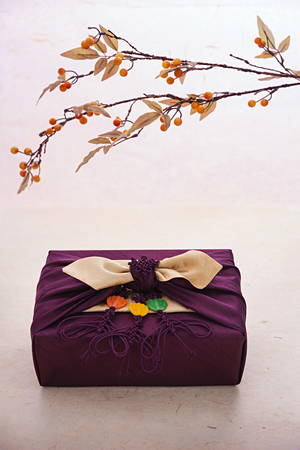 Korean traditional wrapping cloth, refreshments and greeting cardの写真素材