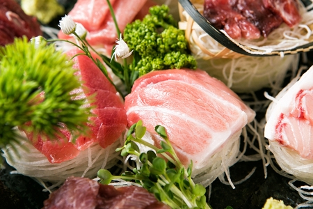 close-up shot of tuna sashimi platterの写真素材