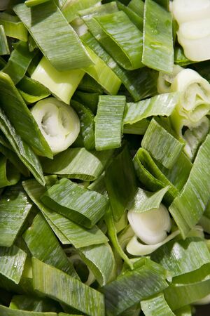 sliced welsh onions