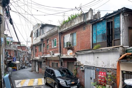 Old streets and alleyways view in seoul, south korea. 093のeditorial素材