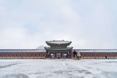 Korean traditional architecture, wintertime landscape of Korean palace 048のeditorial素材