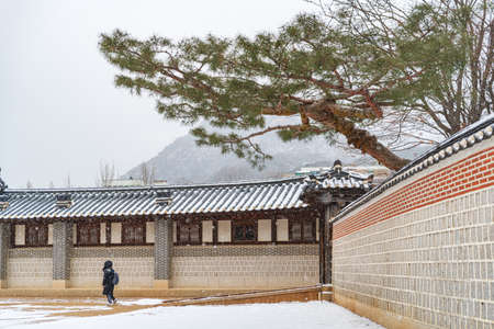 Korean traditional architecture, wintertime landscape of Korean palace 144のeditorial素材