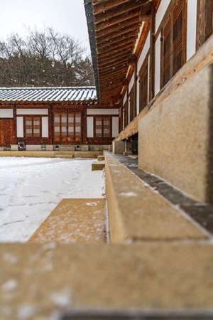 Korean traditional architecture, wintertime landscape of Korean palace 142のeditorial素材