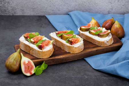 Fresh sweet fig fruits, Healthy Organic fruit 104の写真素材