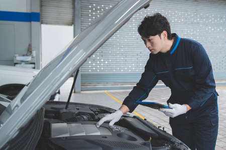 auto vehicle Service repair center concept with maintenance staffの写真素材