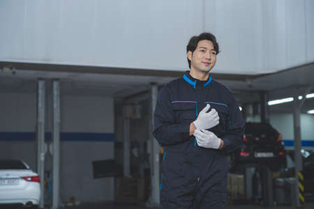 auto vehicle Service repair center concept with maintenance staffの写真素材