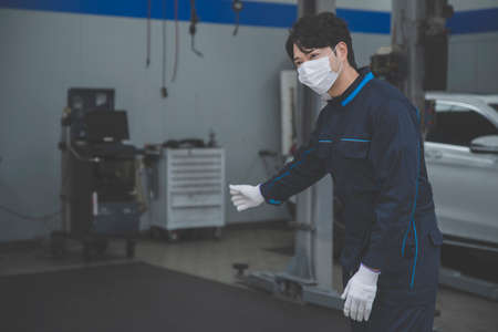 auto vehicle Service repair center concept with maintenance staffの写真素材