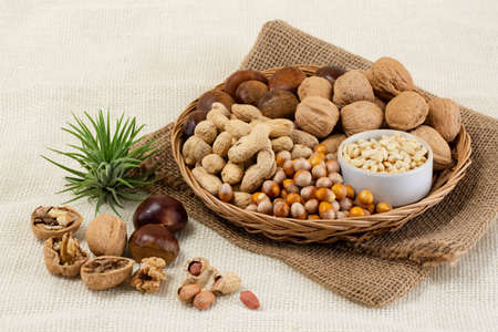 mix of pine nuts, walnuts, ginkgo nuts, chestnuts, peanuts