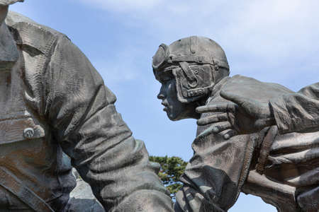 Korean war memorial statue