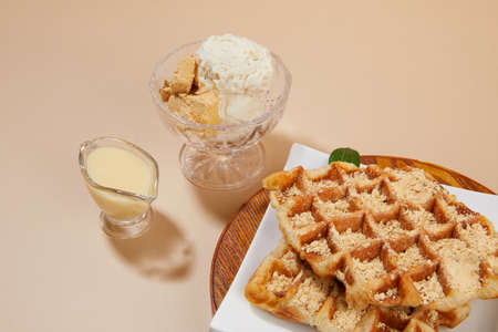 croiffle and ice creamの写真素材