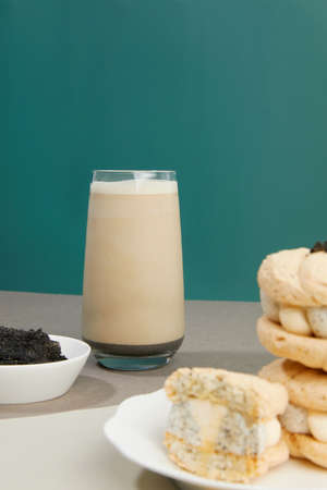 dacquoise, Korean rice cake Injeolmi and cafe latte