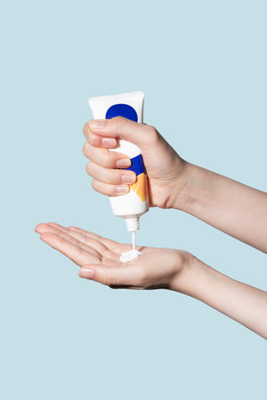 beauty hands motion series_using tube type cream
