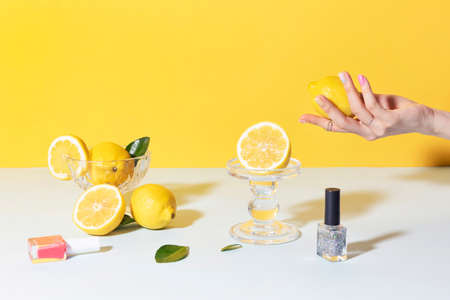 beauty hands motion series_holding lemonの写真素材