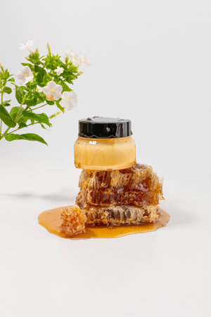 honeycomb and moisturizing cream