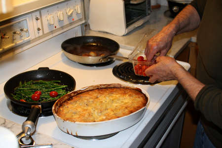 Man cookingの写真素材