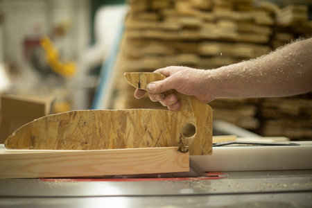 wood processing. Chipping board. Manufacture of furniture. joinery. Hand holding board. Sawboard.