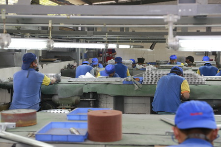 製造ラインの写真 イラスト素材一覧 152 267件 ストックフォトのamanaimages Plus