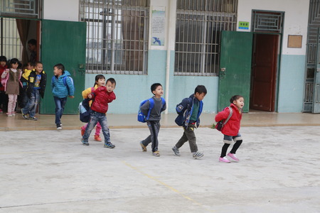 children heading home after school のeditorial素材