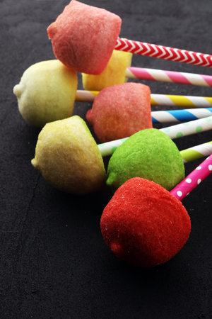 Marshmallow pops for Valentines Day in diffrent colors.