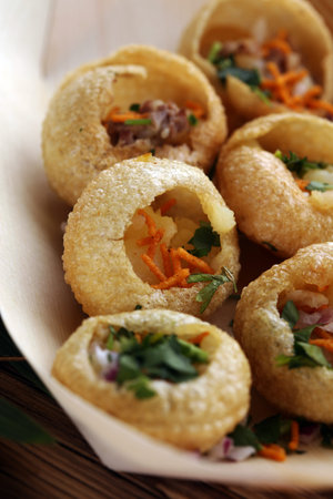 Pani Puri indian street food. Golgappe, Chat item, Indiaの写真素材