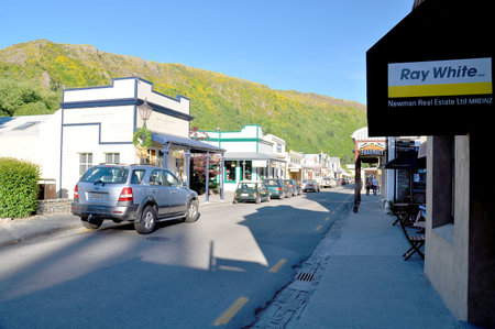 Shops in Arrowtown. Arrowtown is a historic gold mining town in the Otago region of the South Island, New Zealand. Taken in Arrowtown New Zealand on Dec 3, 2010.のeditorial素材