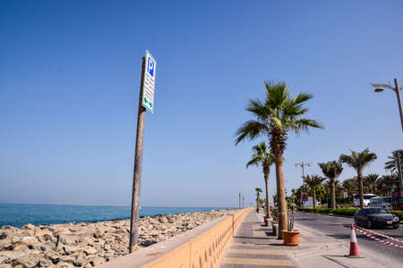 Dubai, United Arab Emirates -November 5, 2015:  Embankment on the island of Palm Jumeirah in Dubai.のeditorial素材
