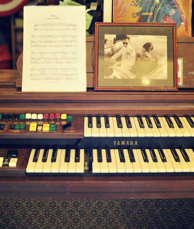 PAI, THAILAND - OCTOBER 19, 2016: Picture of His Majesty the King and Queen of Thailand, musicのeditorial素材