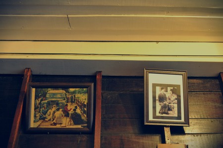 PAI, THAILAND - OCTOBER 19, 2016: Picture of His Majesty the King of Thailand on the wall house in PAI THAILANDのeditorial素材