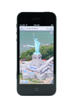 3D views map of statue of liberty on iPhone 5, isolated whiteのeditorial素材