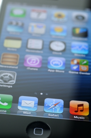 Closeup of iPhone 5 screenのeditorial素材