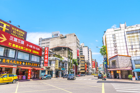 taipei,taiwan - May 10,2018 : Dihua St, Datong District, Taipei in Taiwan.The most popular grocery market for shopping Chinese New Year's goods.のeditorial素材