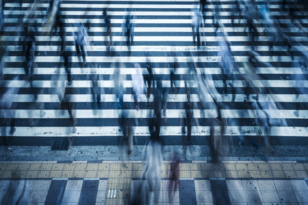 People crossing the crosswalk in Osaka, Japanのeditorial素材