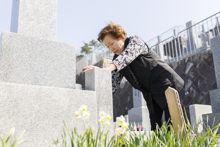 Asian senior and graveの写真素材