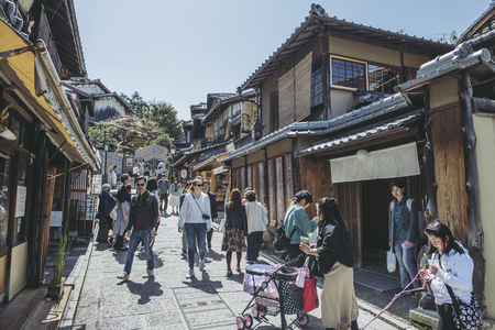 Kyoto,Japan - March 30, 2018: Ninenzaka in Higashiyama Kyoto Japan.that lead down from Kiyomizu-dera Temple toward Nene-no-Michi Lane.のeditorial素材