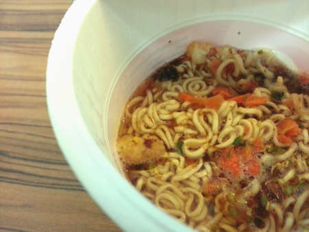 Instant noodles on the plastic cupの素材