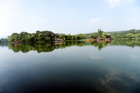 Lake And Pavilion In Chengde Summer Mountain Resortのeditorial素材