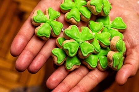 heap symbol saint patrick green mastic gingerbread close upの写真素材