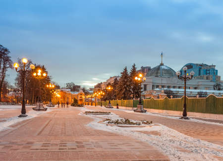 Footpath in a fabulous winter city parkの写真素材