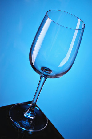  wine glasses on colour a gradient a background