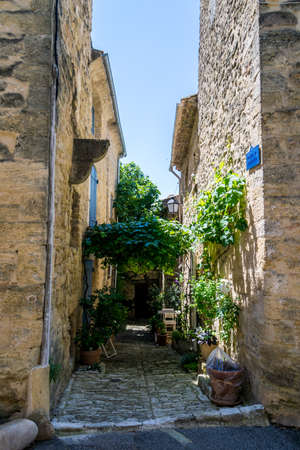 Ansouis, hilltop village of the Luberon in Vaucluse -France.のeditorial素材