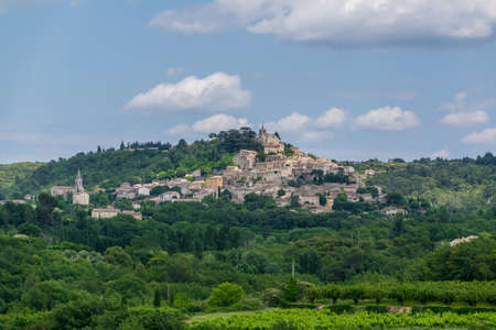 Bonnieux, village perched in the Luberon massif, Vaucluse, PACA region, France.のeditorial素材