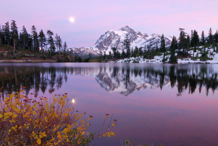 Moonrise at the Twilight Hour at Mount Shuksanの写真素材