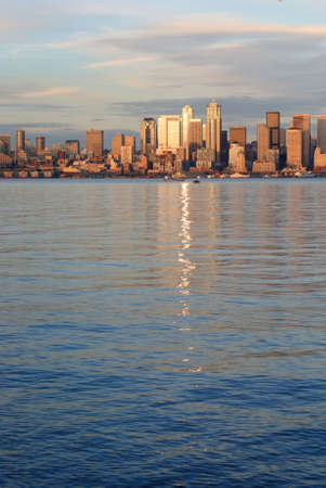 Afternoon Sun over the skyline of downtown Seeattleの写真素材