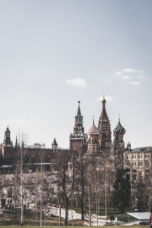 MOSCOW, RUSSIA - MAY 19, 2019: Atmosphere of Zaryadye Park at spring time.のeditorial素材