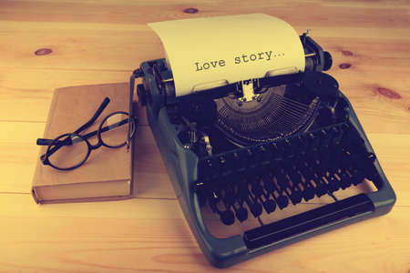 Antique Typewriter. Vintage Typewriter Machineの写真素材