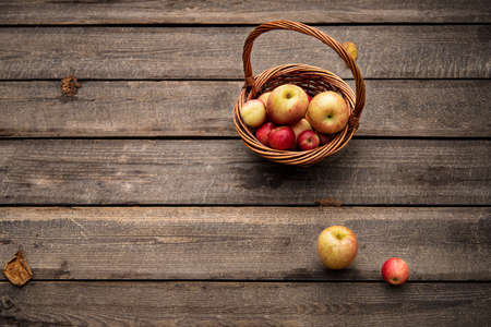 apples in a basket backgroundの写真素材