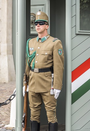 BUDAPEST, SEPTEMBER 18: Guardsman on duty at the presidential palace on September 18, 2016 in Budapest, Hungary.のeditorial素材